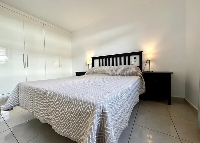 Paradise Found, Golf Del Sur * سان ميغيل ذي أبونا