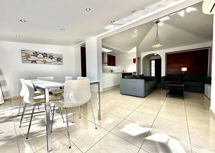 Paradise Found, Golf Del Sur 빌라